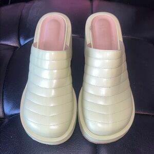 OSOI Women's Green Quilted Slip-On Shoes